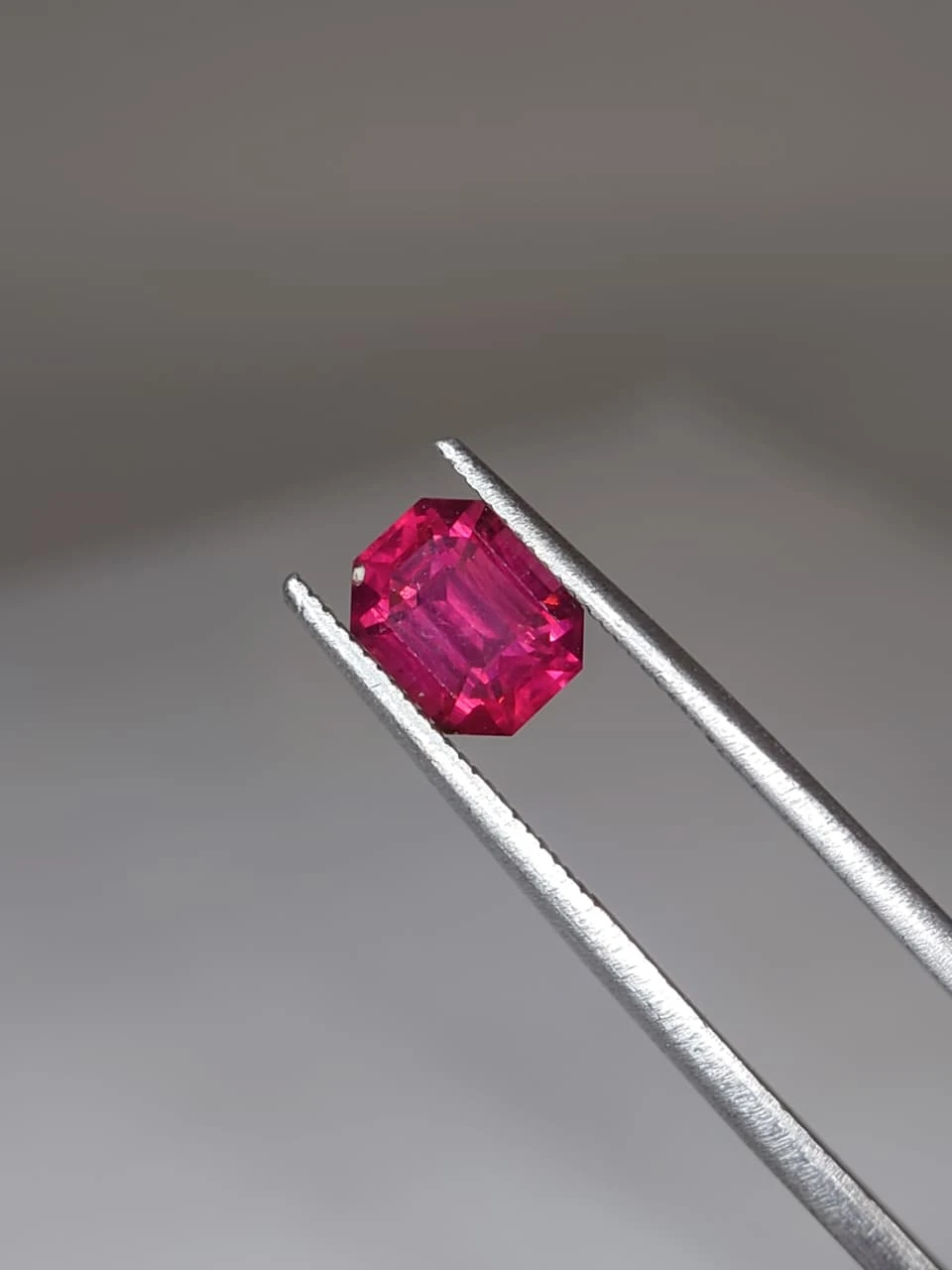 1.8ct Natural Pinkish Purple Malaya Garnet from Africa — view 5